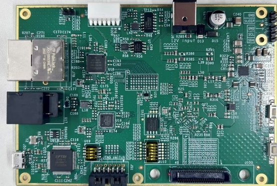 图片包括 游戏机, 电子, 电路AI 天生的内容可能不准确。。。